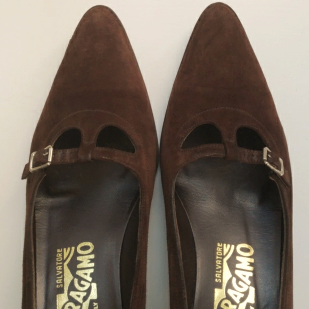 🔥2X HP🔥 VTG Ferragamo suede heels, 7 1/2 B - Picture 2 of 8